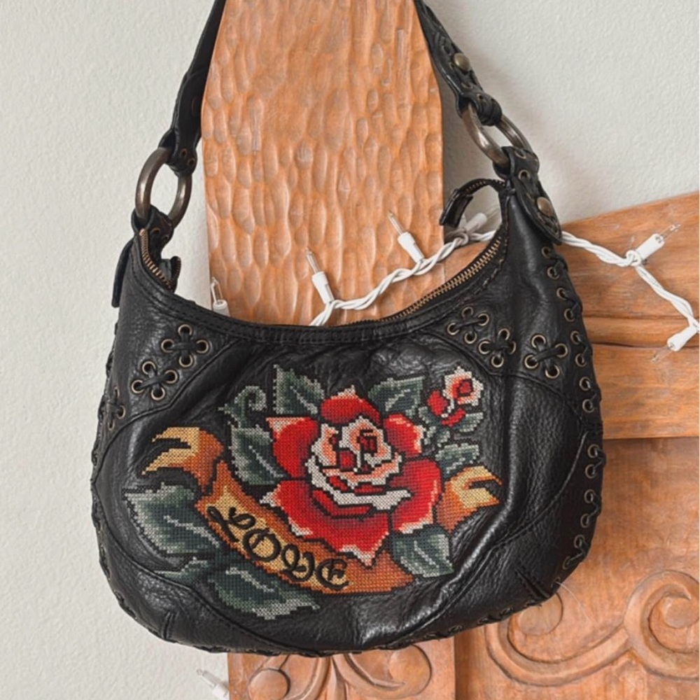 Rare Isabella Foire leather love purse black